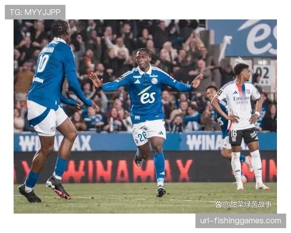 法甲官方公布第31轮最佳阵容,马赛前锋凭借帽子戏法入选